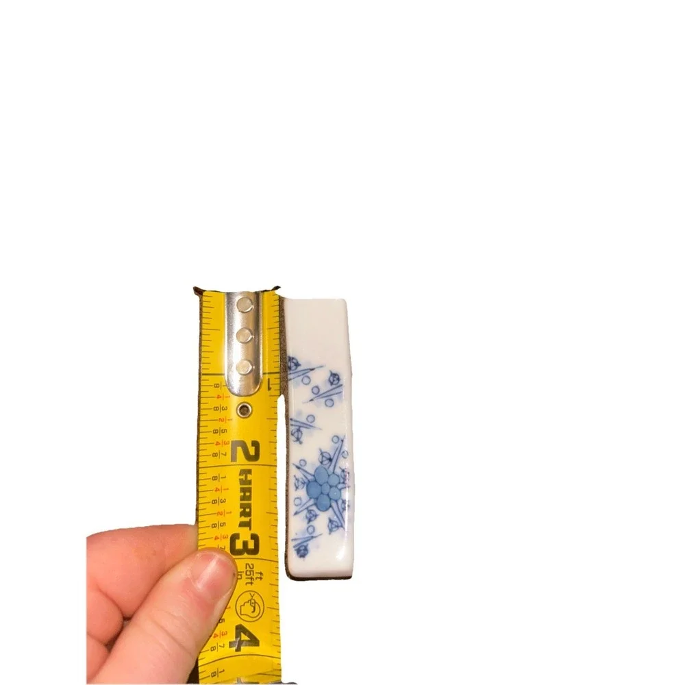 SET OF 2 VINTAGE ASIAN CHOPSTICK/KNIFE REST Blue White Floral